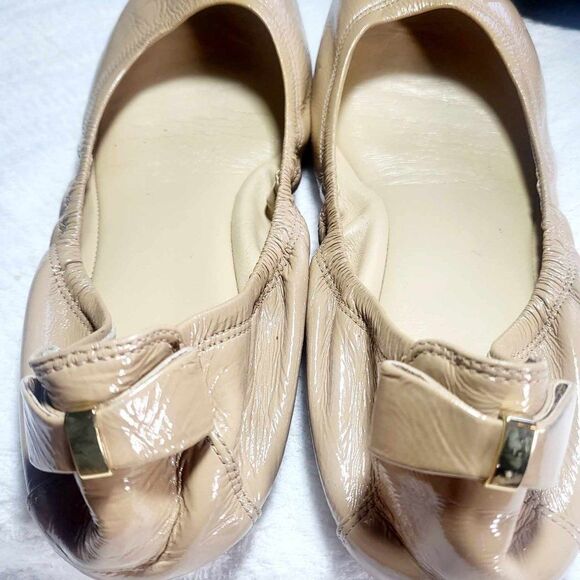 COLE HAAN flat ballet Cream Size 8 shoes lightly used. - Picture 5 of 10